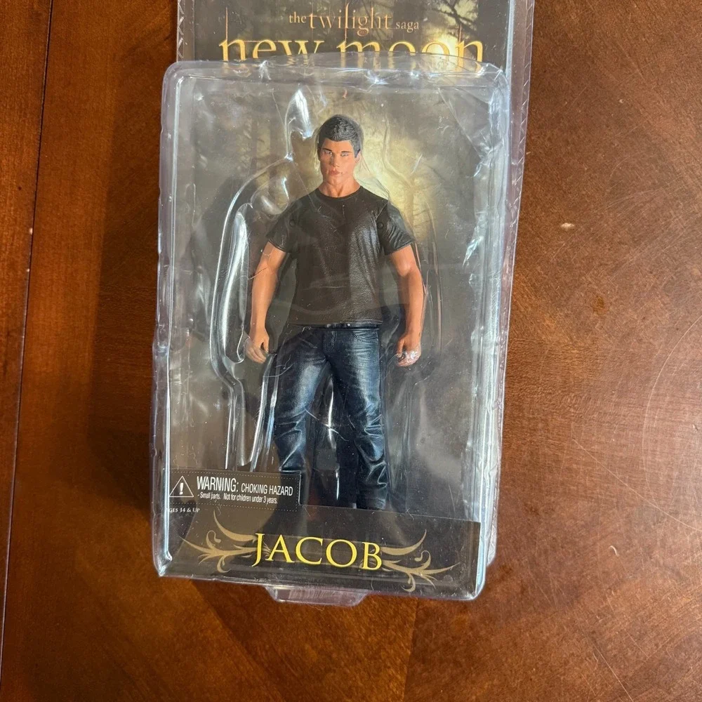 Twilight New Moon Jacob Black Shirt Figure‎ damaged box see pics